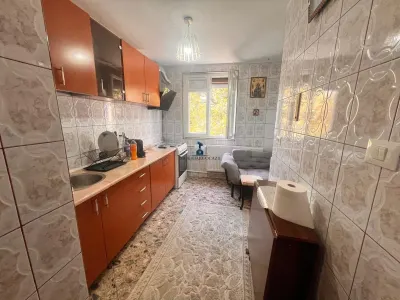 Apartament 3 camere Decomandat Resita - foto 3