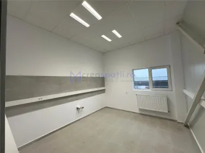 Hale Parc Miroslava, intre 335mp si 588mp, la strada - foto 16