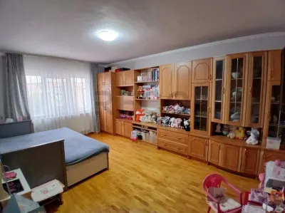 RECO Apartament tip PB 2 camere Decomandat Zona Velenta - foto 4
