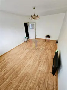 4 camere confort 1 Decomandat 82mp  Viziru 3 - foto 6