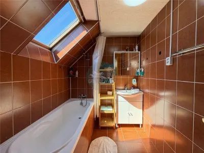 Apartament la casa 3 camere zona Gusterita - foto 14