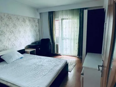 Apartament 3 camere decomandat | Independenței – UMF | Etaj 3/8 | 2 băi | Balcon - Iasi