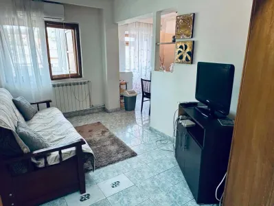 Apartament 3 camere decomandat | Independenței – UMF | Etaj 3/8 | 2 băi | Balcon - foto 3
