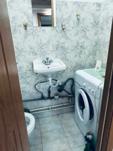 Apartament 3 camere decomandat | Independenței – UMF | Etaj 3/8 | 2 băi | Balcon - foto 7