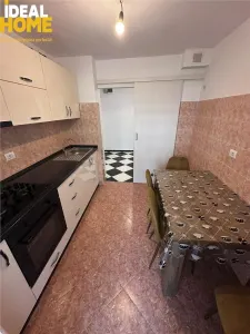 De inchiriat apartament 3 camere Rond Zimbru - Iasi