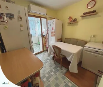 Apartament 3 camere  | 70 mp | etaj 4 | Nicolina | Bloc 1984 - foto 5