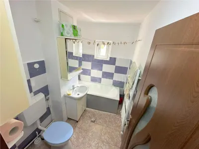 Apartament 2 camere, mobilat, cu centrala, zona Mioritei - foto 8