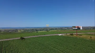 TEREN INTRAVILAN 36.977 MP DE VÂNZARE  E85, INTRAREA ÎN MUNICIPIUL SUCEAVA | 80 ML FRONT | ACCES DIRECT E85 | UTILITĂȚI ȘI INFRASTRUCTURĂ PROPRIE - foto 2