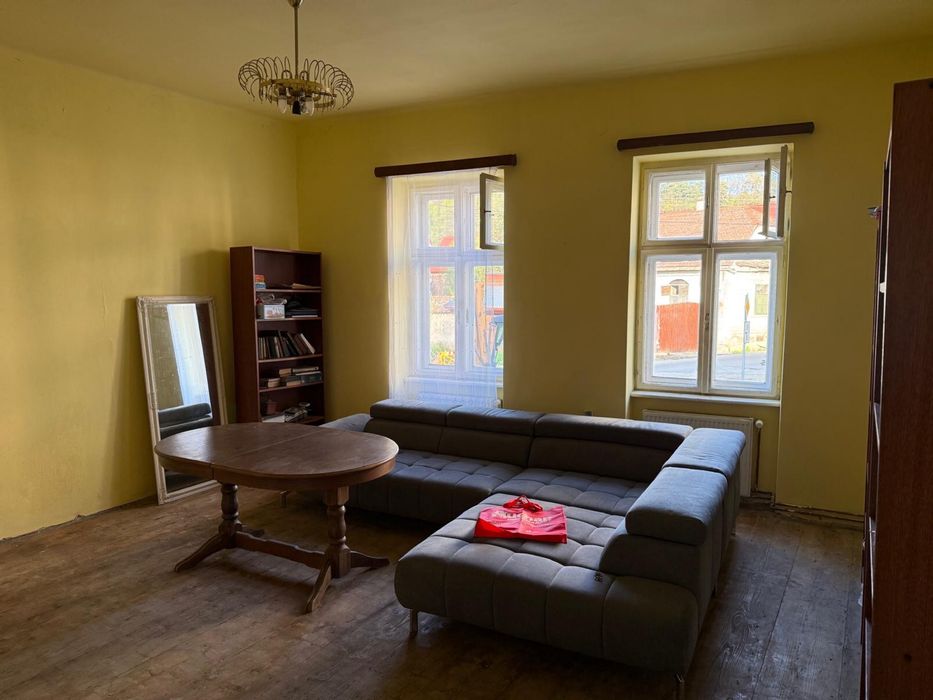 Casa saseasca spatioasa, beci cu arcade Rasnov, Brasov - Rasnov