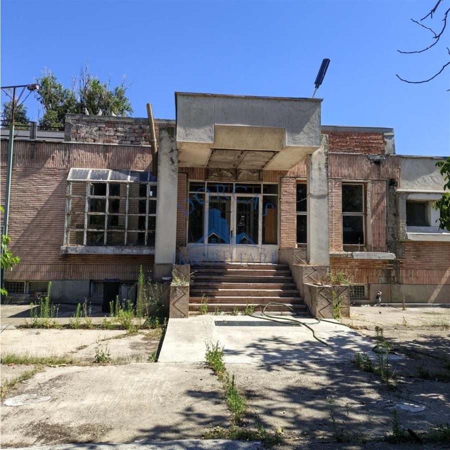 Cladire pretabila camin de batrani,pensiune,cantonament. - Craiova