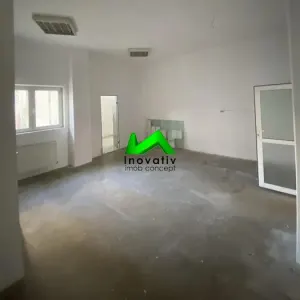 Spatiu comercial de inchiriat 70mp stradal Sibiu Vasile Aron - foto 3