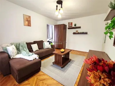 Apartament 2 camere  etaj 1 Str. Zizinului (Vis-à-vis de Spitalul Județean) - Brasov