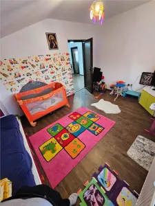 Vila P+M /4 camere,  2015, teren 1000 mp,  190mp utili, Varsatura - foto 6