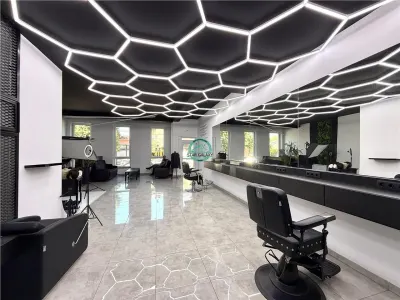 Inchiriez spatiu comercial cu vad stradal in zona semicentrala - foto 3