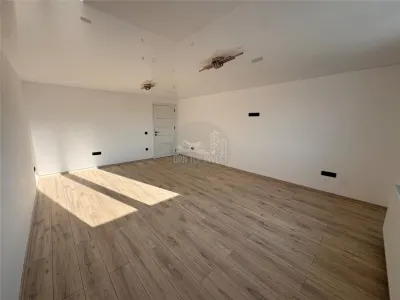 Casa noua moderna cu 6 camere si 3 bai si teren in Sura  Mare - foto 14