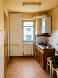 Apartament 2 camere la etajul 2 zona Luptei - foto 3