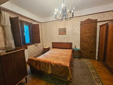 Apartament 2 camere, ultracentral, liber la vanzare. - foto 2