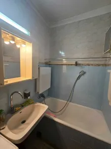 Apartament 2 camere, ultracentral, liber la vanzare. - foto 7