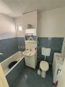apartament cu 4 camere de inchiriat str Ferenczi Carol  300 Euro - foto 9