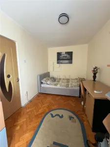 Apartament cu 2 camere și balcon, situat în Dacia, Etaj Intermediar - foto 3