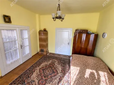 De vanzare casa cu 3 camere, pivnita, garaj si 508 mp teren in Sibiu zona Centrala - foto 6