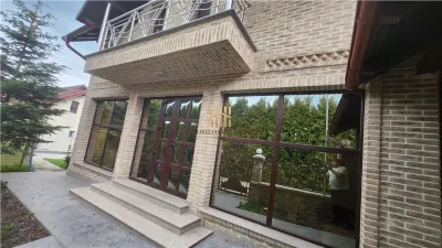 Casă modernă de vânzare în Rădăuți, Bucovina | 3 dormitoare | 3 băi | Garaj | Foișor | 185.000 Euro  - Radauti