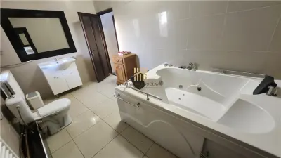 Casă modernă de vânzare în Rădăuți, Bucovina | 3 dormitoare | 3 băi | Garaj | Foișor | 185.000 Euro  - foto 13