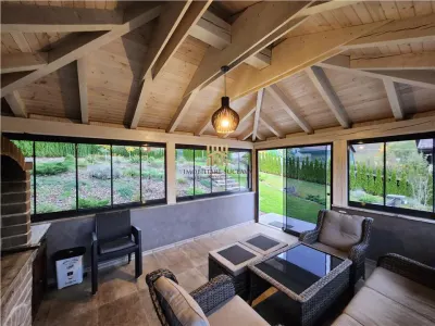 Casă de lux de vânzare în Suceava | 4 dormitoare | 3 băi | 1.150 mp teren | 750.000 Euro| Comision 0% - foto 3