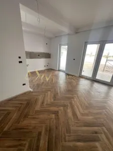 Vanzare 1/2 duplex 5 camere Mosnita Noua - foto 18