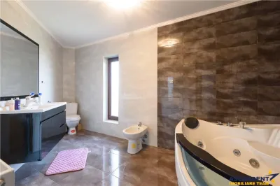 Vila apreciabila, 220 mp, teren 544 mp, confort si intimitate, Harman - foto 6