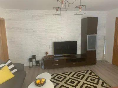 Apartament 3 camere | 75 mp | Decomandat | Circumvalațiunii | Aproape de Iulius Mall - foto 3