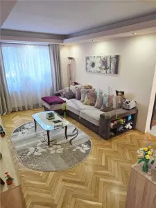 Apartament 3 camere etajul 1 zona Astra- Brerzei - Brasov