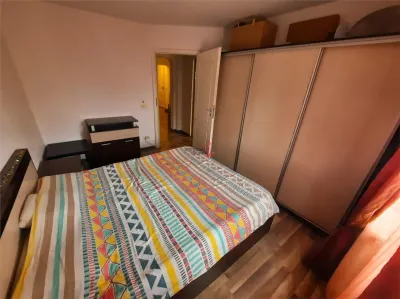 4 camere decomandat Piata Delfinului - foto 2