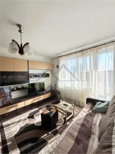 Apartament 3 camere etaj intermediar zona Tractorul - Brasov