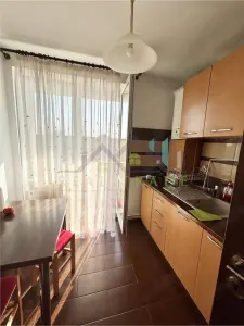 Apartament 3 camere etaj intermediar zona Tractorul - foto 4