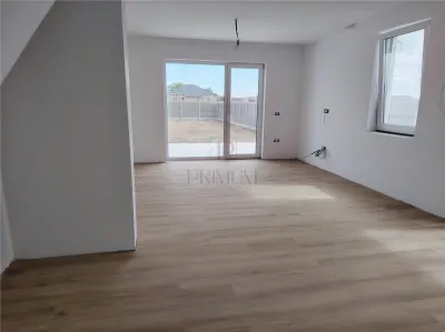 DUPLEX MODERN - CURENT TRIFAZAT - ZONA POPULATA - foto 3
