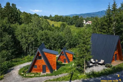 Eleganta,echipata casa A Frame, 800 mp teren,deschidere Piatra Craiului,Moieciu, Brasov - foto 11