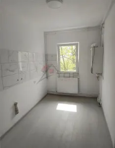 Apartament 2 camere decomandat, renovat- Nicolina Pizza Nico - foto 2