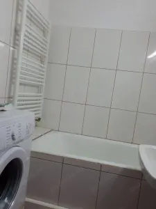 Decomandat la etajul 2 cu centrala propie - foto 6