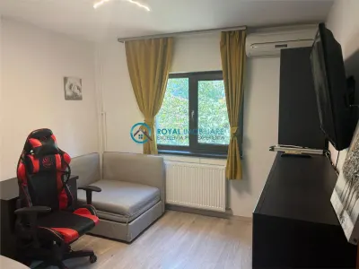 Royal Imobiliare - Vanzare apartament 3 camere zona 9 Mai - foto 3