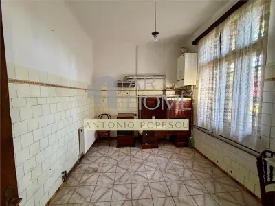 Casa 6 camere plus dependinte,in Ploiesti,zona Gh.Doja/Halele Centrale - foto 20