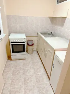 BRANCOVEANU - 1 CAM  - ETAJ 2 - MOBILAT/UTILAT - ZONA LINISTITA - foto 4