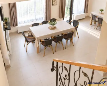 Refugiu montan, 7 camere, potential pensiune, acces asfaltat, Moieciu de Sus - foto 3