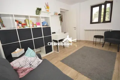 Apartament 4 camere, Piata Romana pretabil pentru firma - foto 3