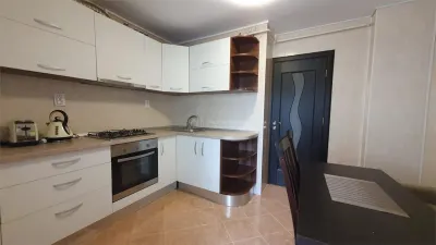 Inchiriere - Apartament 3 camere - Etaj 2 - Burdujeni - Cuza Voda 2 - Suceava