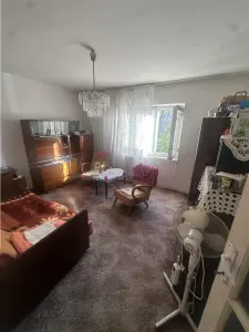 Decomandat 58 mp la etajul 1 in Bucovina - Timisoara