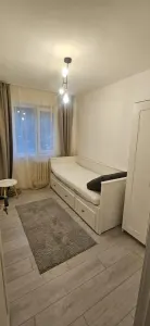 Mobilat si utilat modern la etajul 1 in bloc anvelopat - foto 4