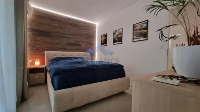 Apartament  spatios, cu gradina,  modern amenajat - foto 7