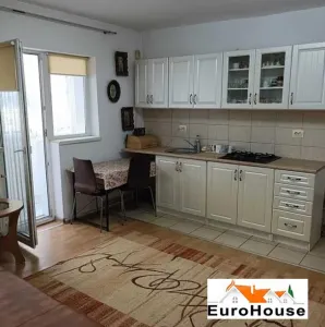 Apartament cu 3 camere de vanzare in Alba Iulia zona CETATE  PIATA - foto 3