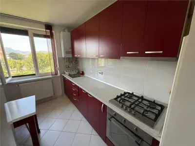 Apartament 2 camere decomandat , luminos si gata de mutare - foto 7